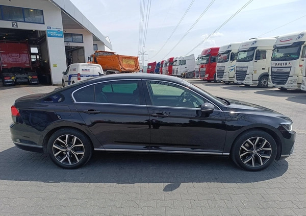 Volkswagen Passat cena 124900 przebieg: 130905, rok produkcji 2020 z Szczytno małe 596